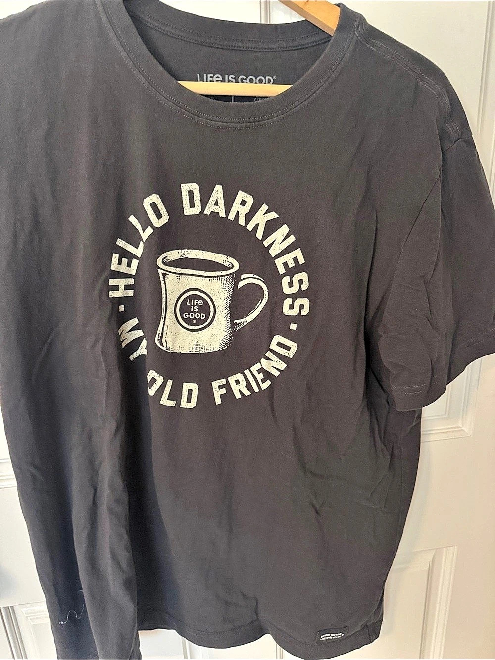 Life Is Good Crusher Graphic Tee in Black Large Like New